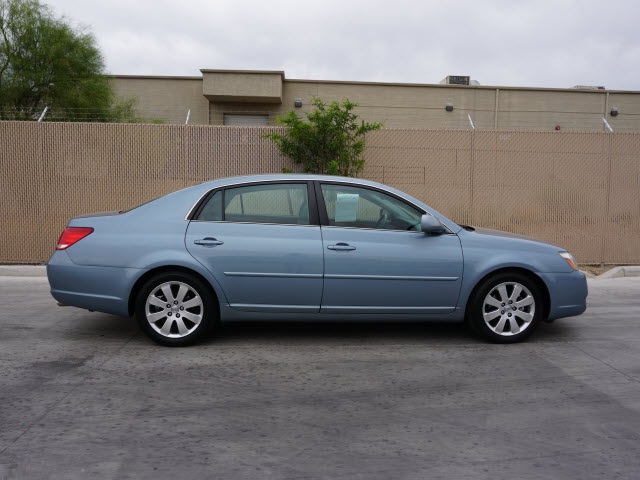 Pre owned 2006 toyota avalon
